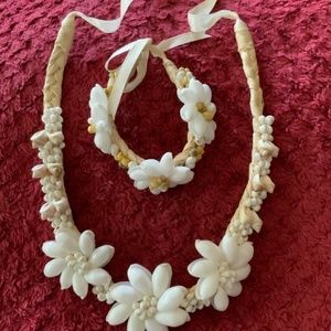 Boho Floral Motif Shell Necklace and Bracelet set